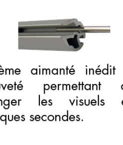 La voile seule pour Easymagnet est une solution idéale pour le remplacement sur votre kakemono, disponible en simple face de 205 g ou double face de 400 g pour éviter la transparence. Elle est prête à l'emploi et facile à installer sur votre système magnétique, offrant une entière personnalisation et une impression double face possible. Disponible en ligne sur C.Diff Prom avec une livraison rapide dans toute la Suisse, cette voile est parfaite pour des visuels interchangeables et immédiats sans dégâts.